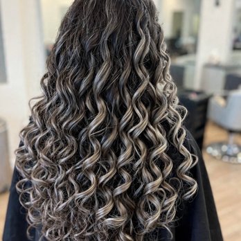 Salon Papillon - Hair Salons Near Me - Wynnewood, Pennsylvania Salon Papillon - Hair Salons Near Me - Wynnewood, Pennsylvania