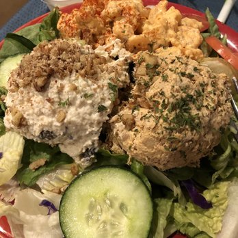 Harbor View Cafe - Trio Salad - Cafes Near Me - Long Beach, Mississippi