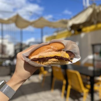 Burger Bodega - ig: @whatsviveating  | smash burger- single - Burgers Near Me - Houston, Texas