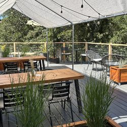 Cliff Creek Cellars - Outdoor patio tasting area...