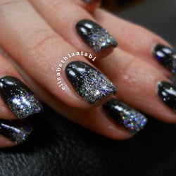 Nails by Elizabeth Laatabi