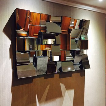 Amba Hotel - Cool mirror decor piece - Hotels Near Me - London, XGL