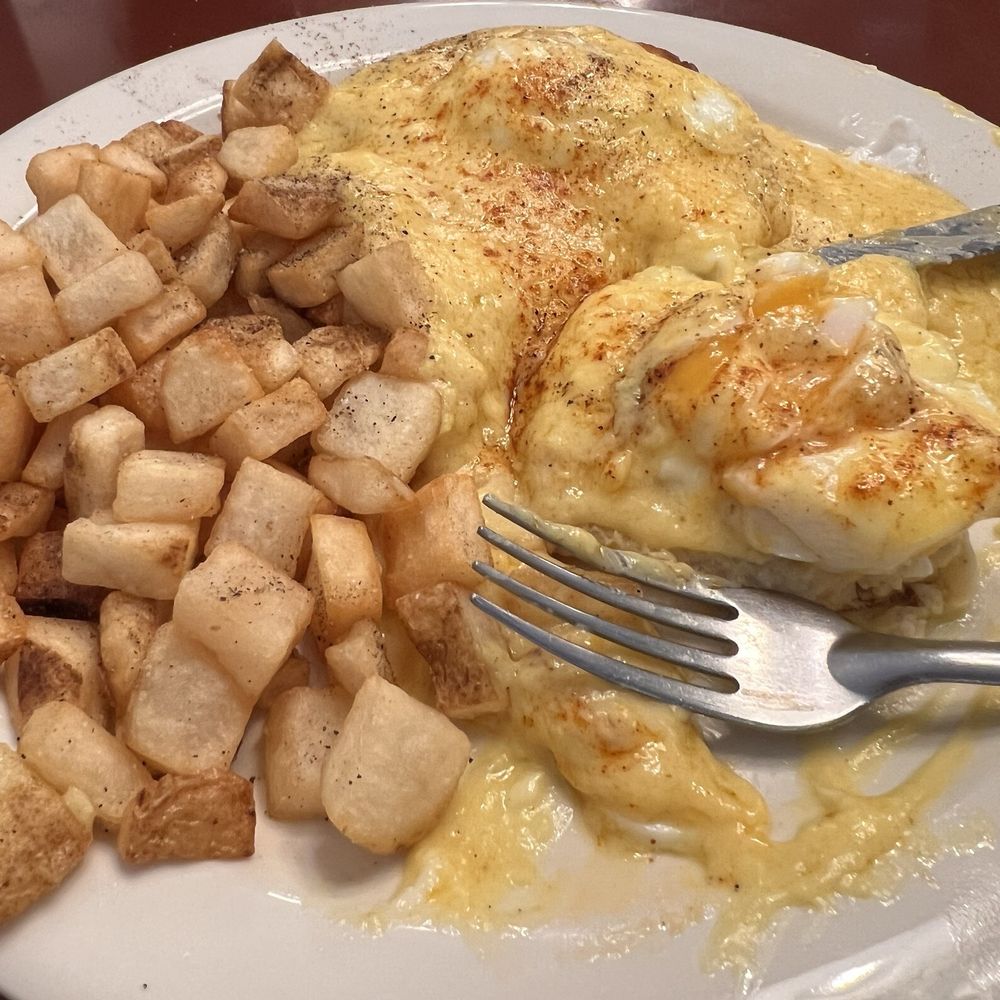 Ma's Place Restaurant - Benedict (no meat). Also delicious. The potatoes were OUTSTANDING! - Breakfast & Brunch Near Me - Puyallup, Washington Ma's Place Restaurant - Benedict (no meat). Also delicious. The potatoes were OUTSTANDING! - Breakfast & Brunch Near Me - Puyallup, Washington