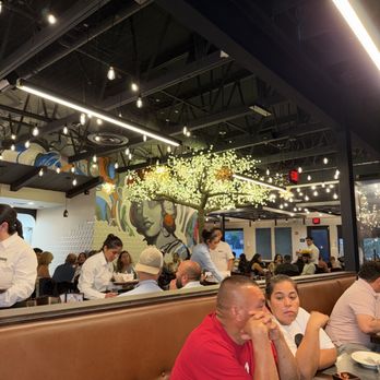 Guapo's Cocina & Bar - Mexican Near Me - Falls Church, Virginia