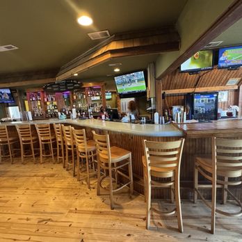 Mulligan's Grille in Historic Cottage Row - Upstairs bar - Seafood Near Me - Nags Head, North Carolina