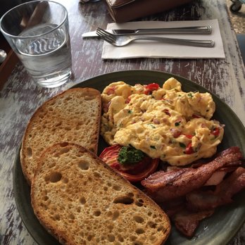 Cafe Le Monde - Perry eggs - Coffee & Tea Near Me - Noosa Heads, QLD