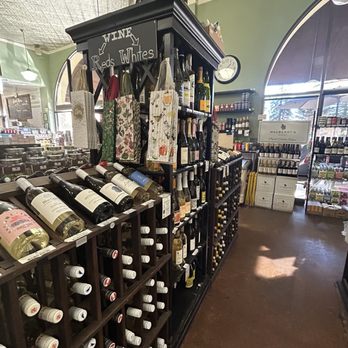 Mulberry's Market - Wine section - Specialty Food Near Me - Piedmont, California
