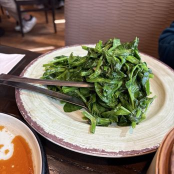 Han Palace - G2. Garlic Snow Pea Leaf - Dim Sum Near Me - McLean, Virginia Han Palace - G2. Garlic Snow Pea Leaf - Dim Sum Near Me - McLean, Virginia