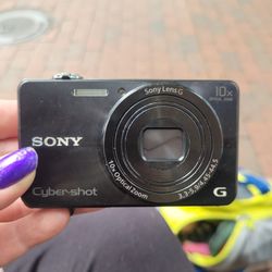 Alan's Jewelry & Pawn - Sony digital camera. I'm looking to sell it and a nikon coolpix digital camera