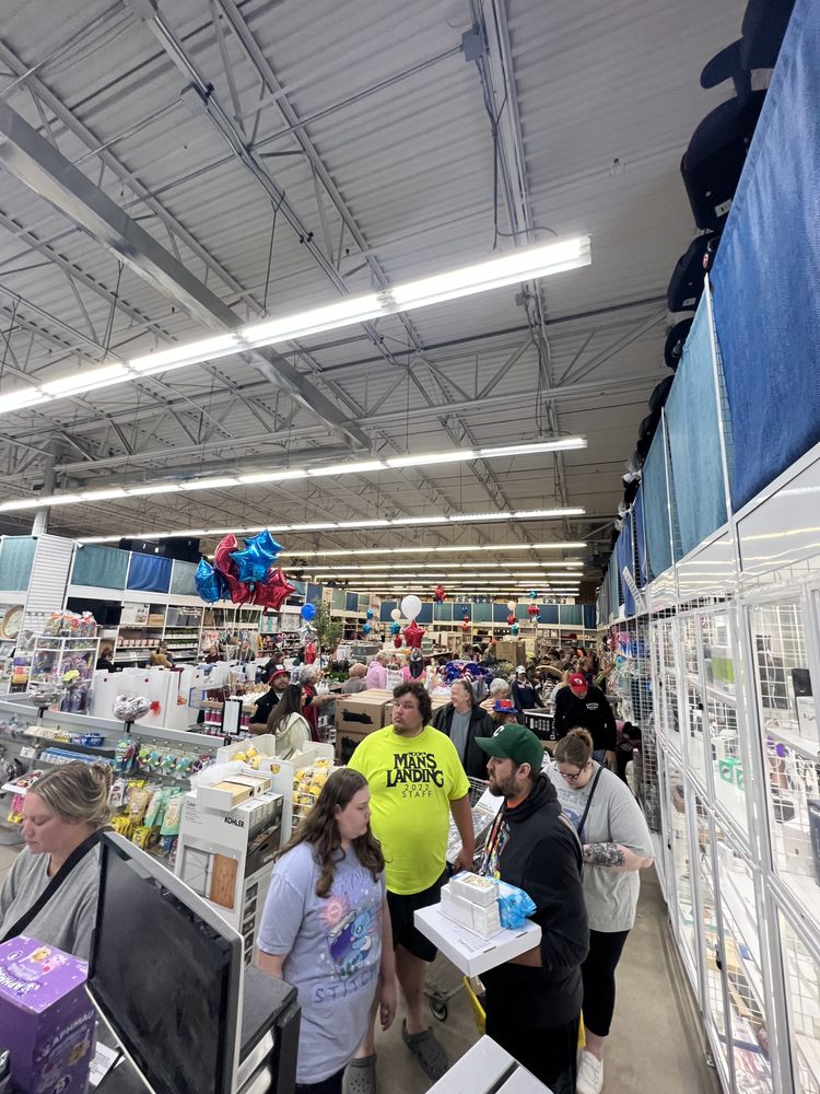 BINS & THINGS NORTH OLMSTED Updated September 2024 23230 Lorain Rd, North Olmsted, Ohio