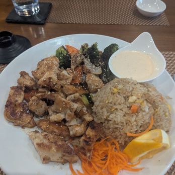 Fuji Sushi - Chicken hibachi with fried rice - Japanese Near Me - Altamonte Springs, Florida Fuji Sushi - Chicken hibachi with fried rice - Japanese Near Me - Altamonte Springs, Florida