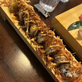 Kimu Sushi - Spicy tuna crunch roll - Sushi Bars Near Me - Long Beach, California Kimu Sushi - Spicy tuna crunch roll - Sushi Bars Near Me - Long Beach, California