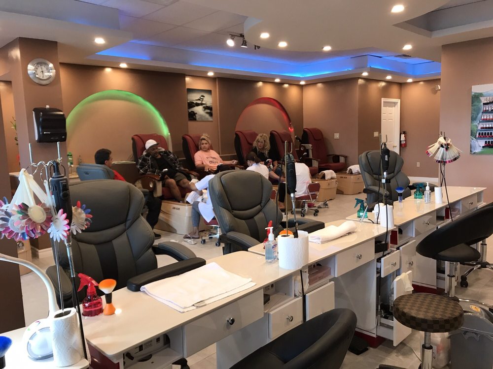 LAVISH NAILS & SPAS Updated August 2024 31 Photos 6100 Thorold Stone Rd, Niagara Falls