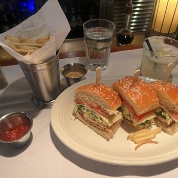 The Honor Bar - Dan's crispy chicken sandwich! It's amazing!!! - American Near Me - Dallas, Texas The Honor Bar - Dan's crispy chicken sandwich! It's amazing!!! - American Near Me - Dallas, Texas