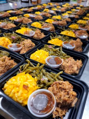 Request FREE catering quote - 👨🏿‍🍳 Full Service Catering Company
🚚 BBQ Food Truck "SmokeHouse One"
❤️ Servicing DC, VA, MD
🥘 On-site BBQ Catering
💑 Weddings-Reunions-Corp Events
