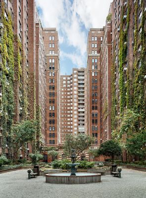 London Terrace by null