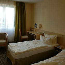 Amber Hotel Plaza - Harlekin - Schreibtisch und Zweibett