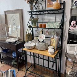 The Pick Up Chix - NEW CHIX SHOWROOM! ENTRANCE OFF 2nd Ave N. Before Federal Hwy! NOW OPEN! Open Wed-Sat 10:30am to 2:30pm