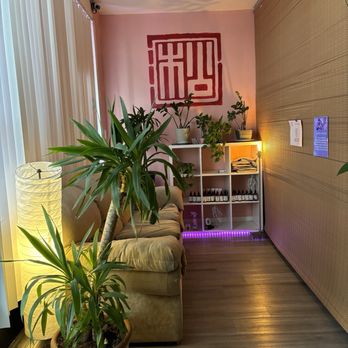 Song Massage - Waiting area - Massage Near Me - Long Beach, California Song Massage - Waiting area - Massage Near Me - Long Beach, California