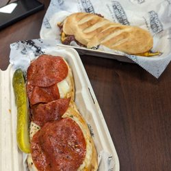 Firehouse Subs Fort Campbell - Good pepperoni