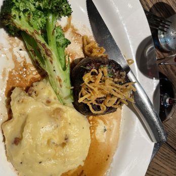 Cooper’s Hawk - Filet Mignon with Mary's potatoes and grilled broccoli - Desserts Near Me - Surprise, Arizona
