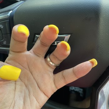 MV Nails and Spa - Sloppy paint job - Nail Salons Near Me - Baltimore, Maryland