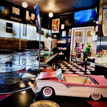 Diner 50 - Countertop seating - Diners Near Me - Phoenix, Arizona