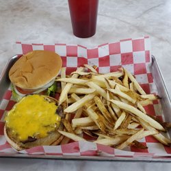 Hood's Truck Stop - Served on a cookie sheet, this mediocre cheeseburger and under cooked, bland fries were disappointing.