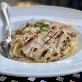 Nicoletta's Table - Spaghetti Alla Carbonara with grilled chicken - Italian Near Me - Lake Oswego, Oregon Nicoletta's Table - Spaghetti Alla Carbonara with grilled chicken - Italian Near Me - Lake Oswego, Oregon