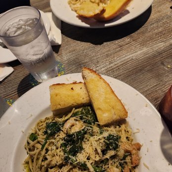 Brick Oven Pizza - Shrimp Spinach Pesto Pasta and Chicken Alfredo - Pizza Near Me - Kapolei, Hawaii Brick Oven Pizza - Shrimp Spinach Pesto Pasta and Chicken Alfredo - Pizza Near Me - Kapolei, Hawaii