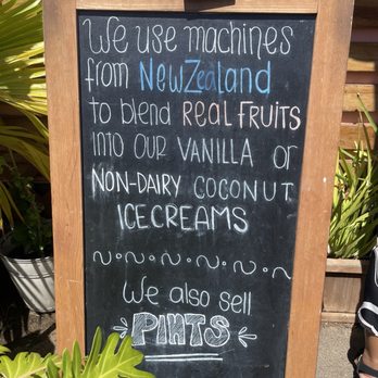 Reef’s Real Fruit Ice Cream - Sign - Ice Cream & Frozen Yogurt Near Me - Kihei, Hawaii