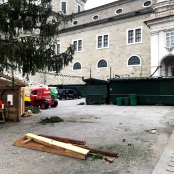 Christkindlmarkt - This kind of broke my heart, not gonna lie - Christmas Markets Near Me - Salzburg, 5