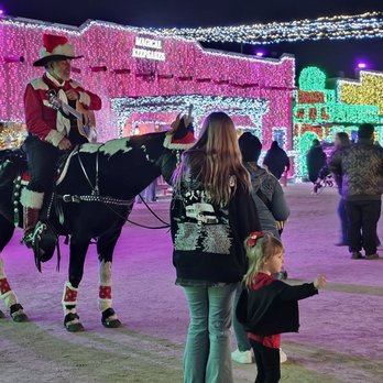 Pratt Brother’s Christmas - Mid street - Festivals Near Me - Chandler, Arizona Pratt Brother’s Christmas - Mid street - Festivals Near Me - Chandler, Arizona