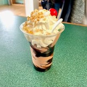 Ava’s Sweet Treats - an ice cream sundae - Ice Cream & Frozen Yogurt Near Me - Digby, Nova Scotia Ava’s Sweet Treats - an ice cream sundae - Ice Cream & Frozen Yogurt Near Me - Digby, Nova Scotia