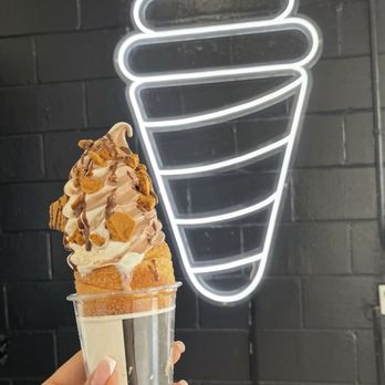 Crispy Cones - Ice Cream & Frozen Yogurt Near Me - Orlando, Florida