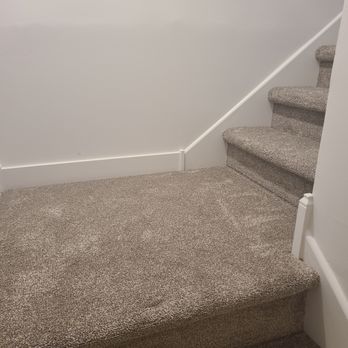 Phoenix Carpet - Basement landing - Carpet Installation Near Me - Chicago, Illinois