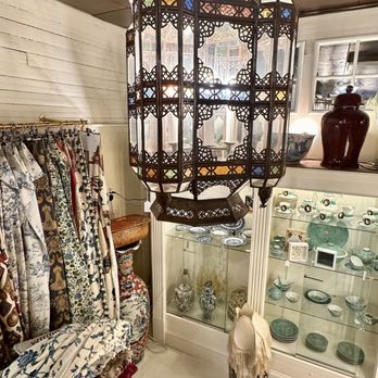 Villa Vintiques - interior - Antiques Near Me - Woodbury, Connecticut Villa Vintiques - interior - Antiques Near Me - Woodbury, Connecticut