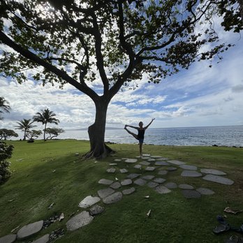 Vera Quijano - Maui Christmas yoga - Yoga Near Me - Belmont, California Vera Quijano - Maui Christmas yoga - Yoga Near Me - Belmont, California