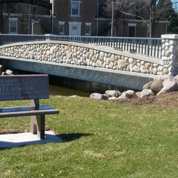 Memorial Building - Gorgeous stone bridge, lots of benches commemorating those who paid the ultimate price for freedom - Parks Near Me - Menasha, Wisconsin Memorial Building - Gorgeous stone bridge, lots of benches commemorating those who paid the ultimate price for freedom - Parks Near Me - Menasha, Wisconsin
