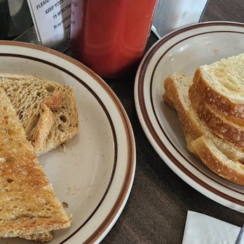 Linda's Seabreeze Cafe - Toast - Breakfast & Brunch Near Me - Santa Cruz, California Linda's Seabreeze Cafe - Toast - Breakfast & Brunch Near Me - Santa Cruz, California