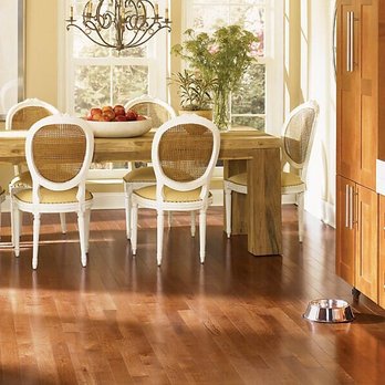 Haw River Flooring - a kitchen with a table and chairs - Carpeting Near Me - Haw River, North Carolina Haw River Flooring - a kitchen with a table and chairs - Carpeting Near Me - Haw River, North Carolina