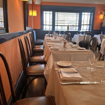 Le Penguin Bistro - French Near Me - Greenwich, Connecticut Le Penguin Bistro - French Near Me - Greenwich, Connecticut