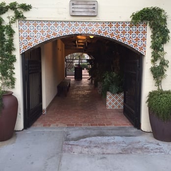 Dripp - Exterior - Coffee & Tea Near Me - Fullerton, California