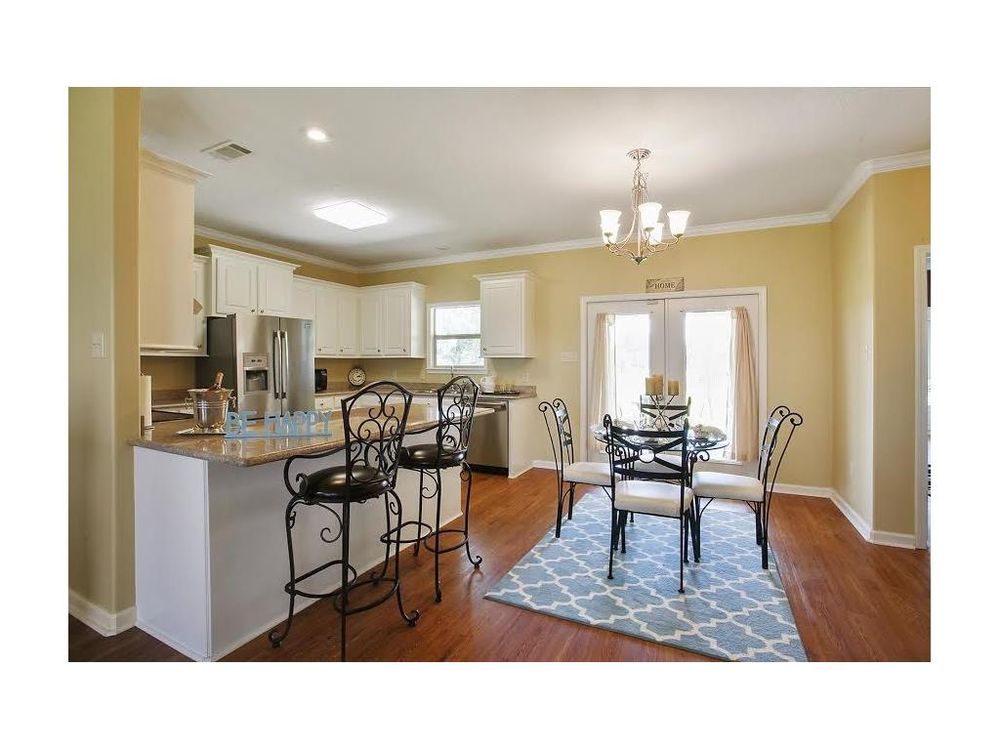 LU CREAGER ERA MOFFETT, LATTER & BLUM REALTORS 26 Photos 210 Dr