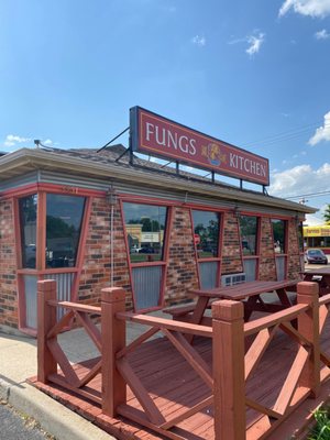 Fung's Kitchen by null