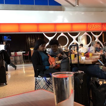 Piazza Breakfast - Dining area - Breakfast & Brunch Near Me - Queens, New York