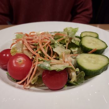 Kloomachin Kitchen - A nice fresh garden salad. - Comfort Food Near Me - Kingston, Washington Kloomachin Kitchen - A nice fresh garden salad. - Comfort Food Near Me - Kingston, Washington