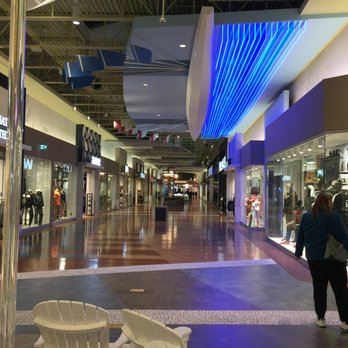 Tsawwassen Mills - Long corridor~ - Shopping Centers Near Me - Tsawwassen, British Columbia Tsawwassen Mills - Long corridor~ - Shopping Centers Near Me - Tsawwassen, British Columbia