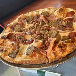 Lucy's Pizzeria - Meat lover pizza