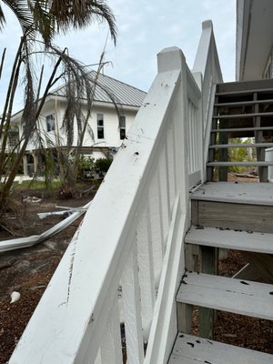 Total Home Roofing Logo